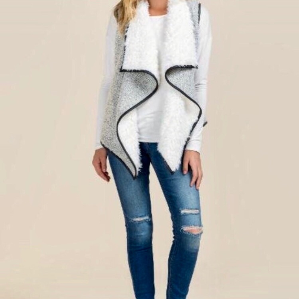 Francesca’s Gray Ellie Sherpa Vest